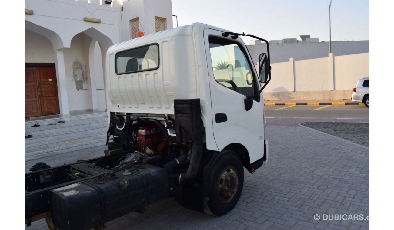 هينو 300 Hino 714 Cab chassis, model:2016. Only done 53000 km