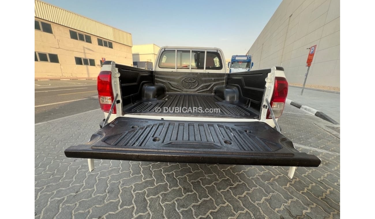 تويوتا هيلوكس 2018 GLX GCC Full Automatic 4*2 Very Clean and Perfect Condition