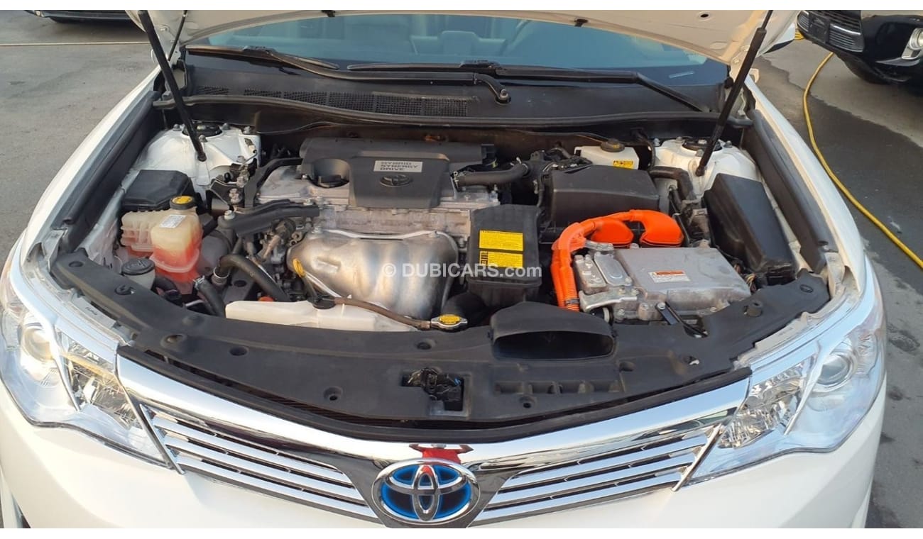 تويوتا كامري Toyota Camry XLE Hyrbrid