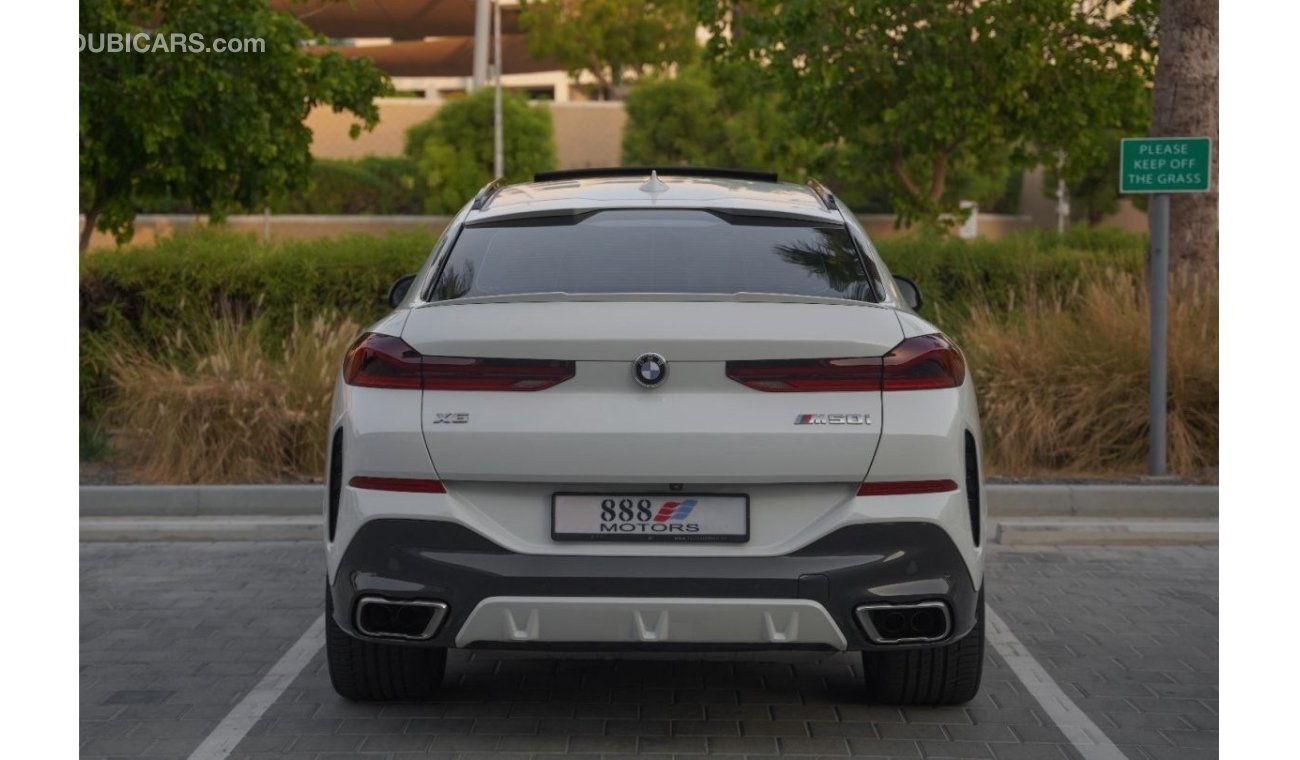 بي أم دبليو X6 M 2022 BMW X6 X-Drive 50i 4.4L GCC V8 M-Kit Carbon Fiber