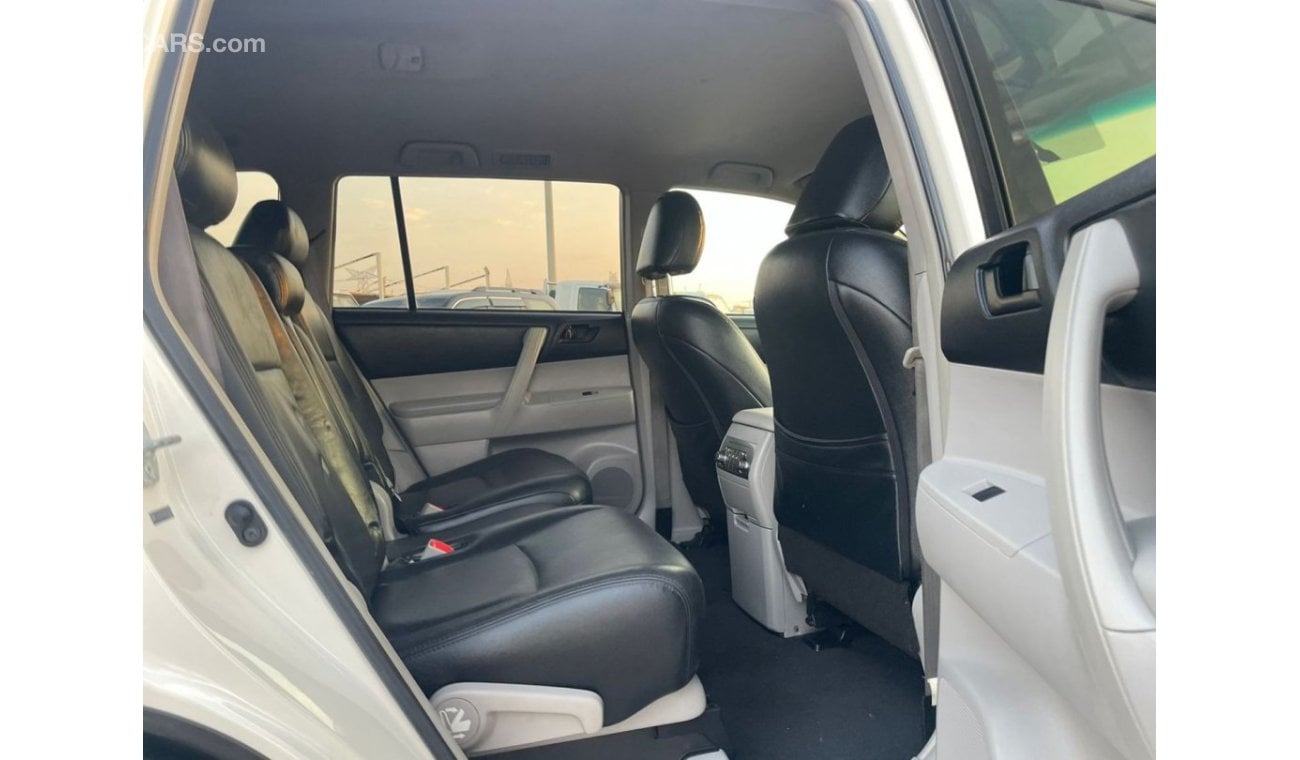 تويوتا هايلاندر 2012 Toyota Highlander LE+ MidOption - 3.5L V6 - 7 Seater - Fully Maintained - 90,000 Mileage