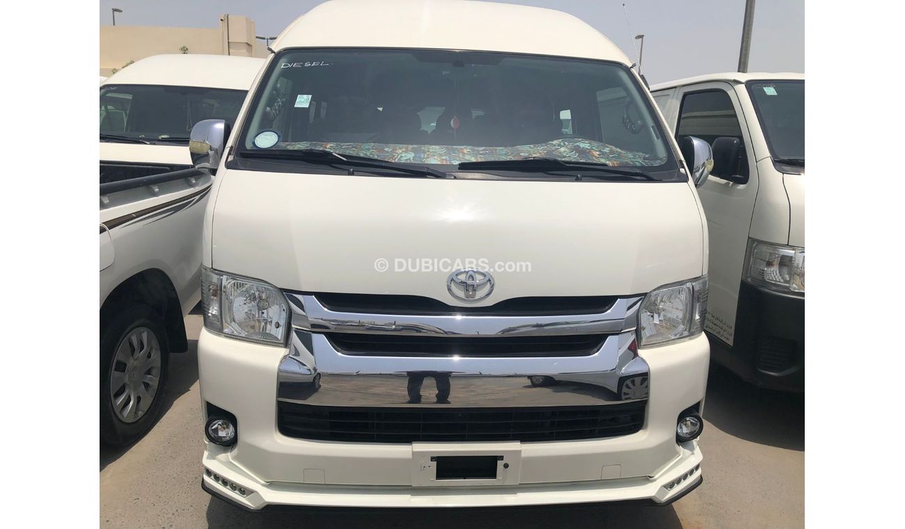 Toyota Hiace Toyota Hiace Highroof bus 15 seater Diesel,Model:2015. Excellent condition