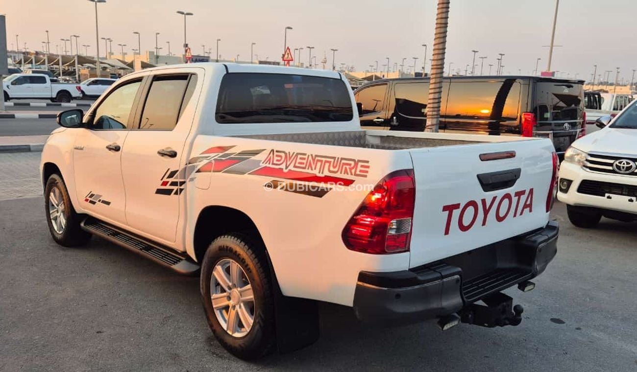 تويوتا هيلوكس S GLX 2.8L 4WD M/T Toyota Hilux 2022 V4 2.8L diesel manual clean car without accident without paint 