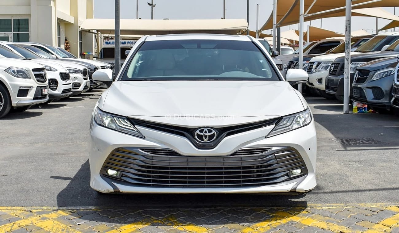 Toyota Camry SE +