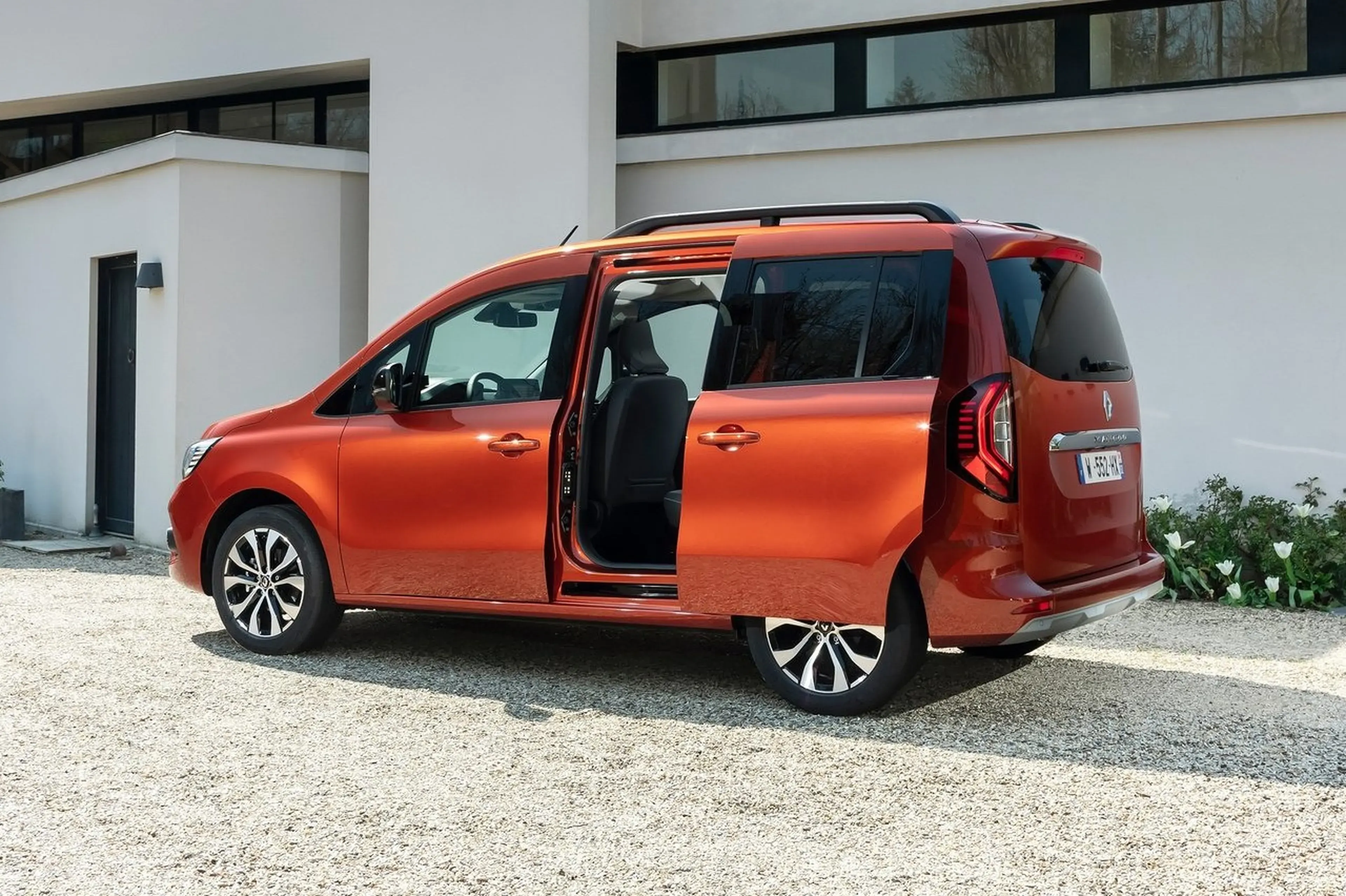 Renault Kangoo exterior - Rear Right Angled