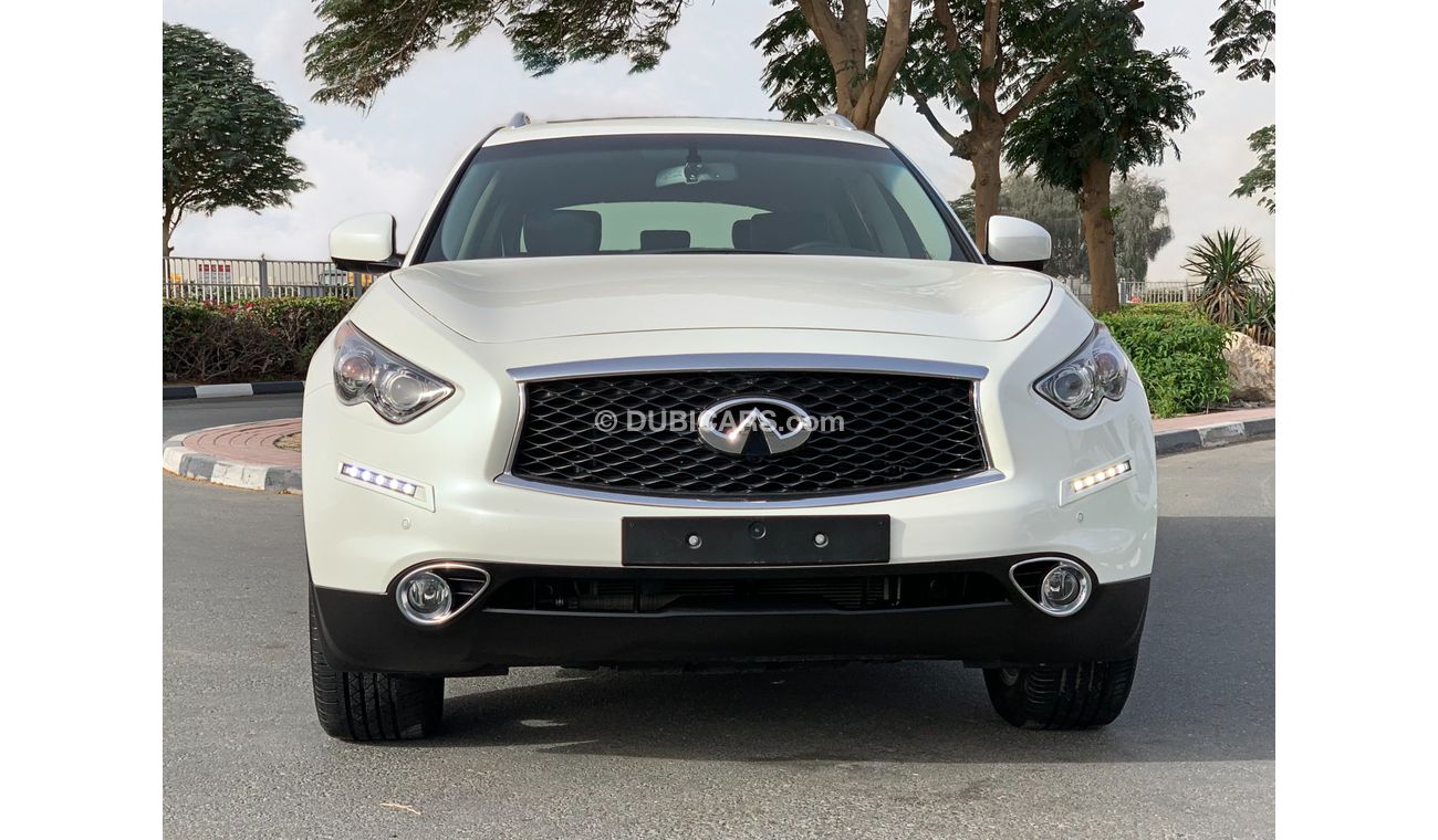 Infiniti QX70 3.7 L - EXCELLENT CONDITION