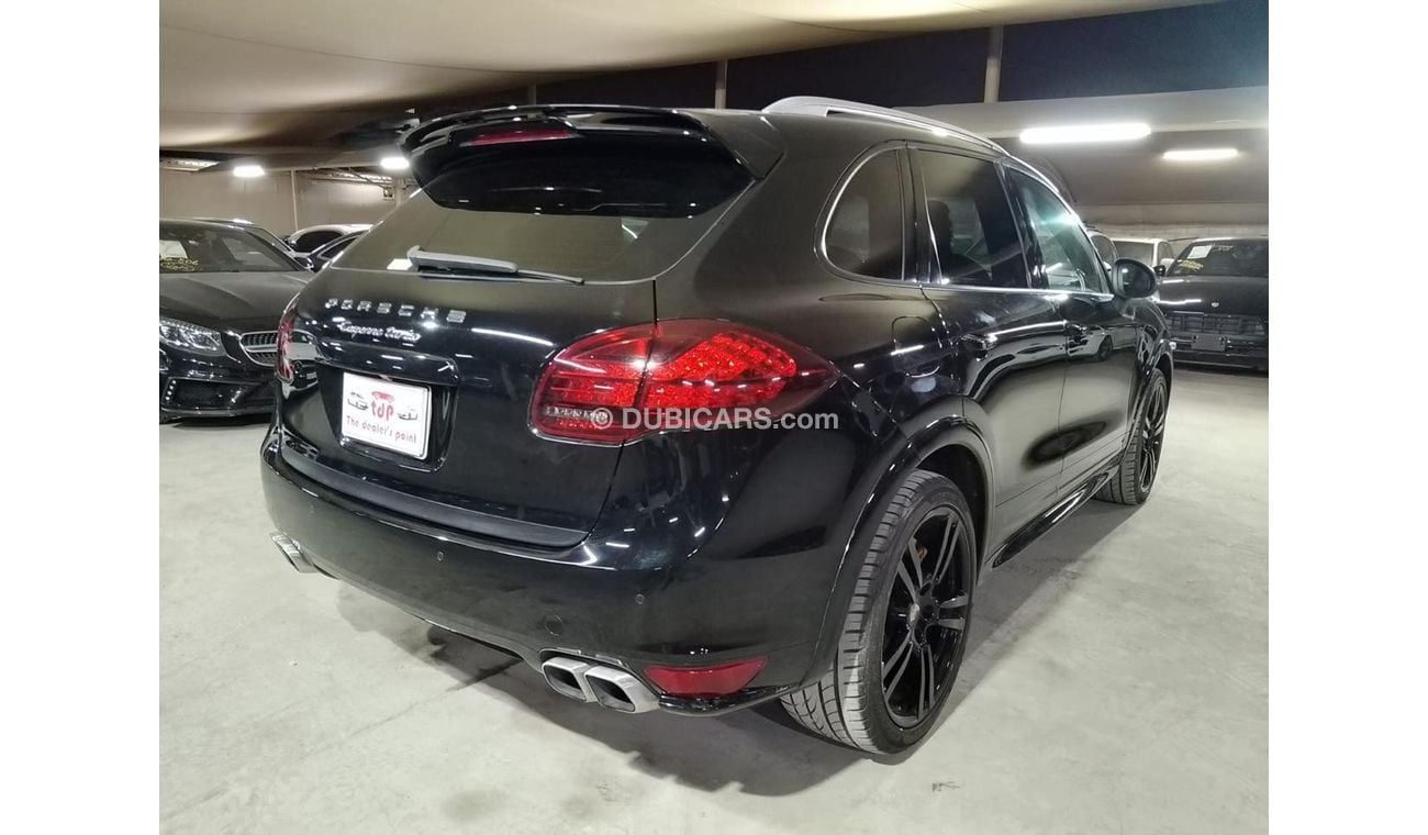 Porsche Cayenne Turbo 4.8L (500 HP) , WITH PORSCHE CARBON CERAMIC BRAKES, CARBON INTERIOR AND MORE…