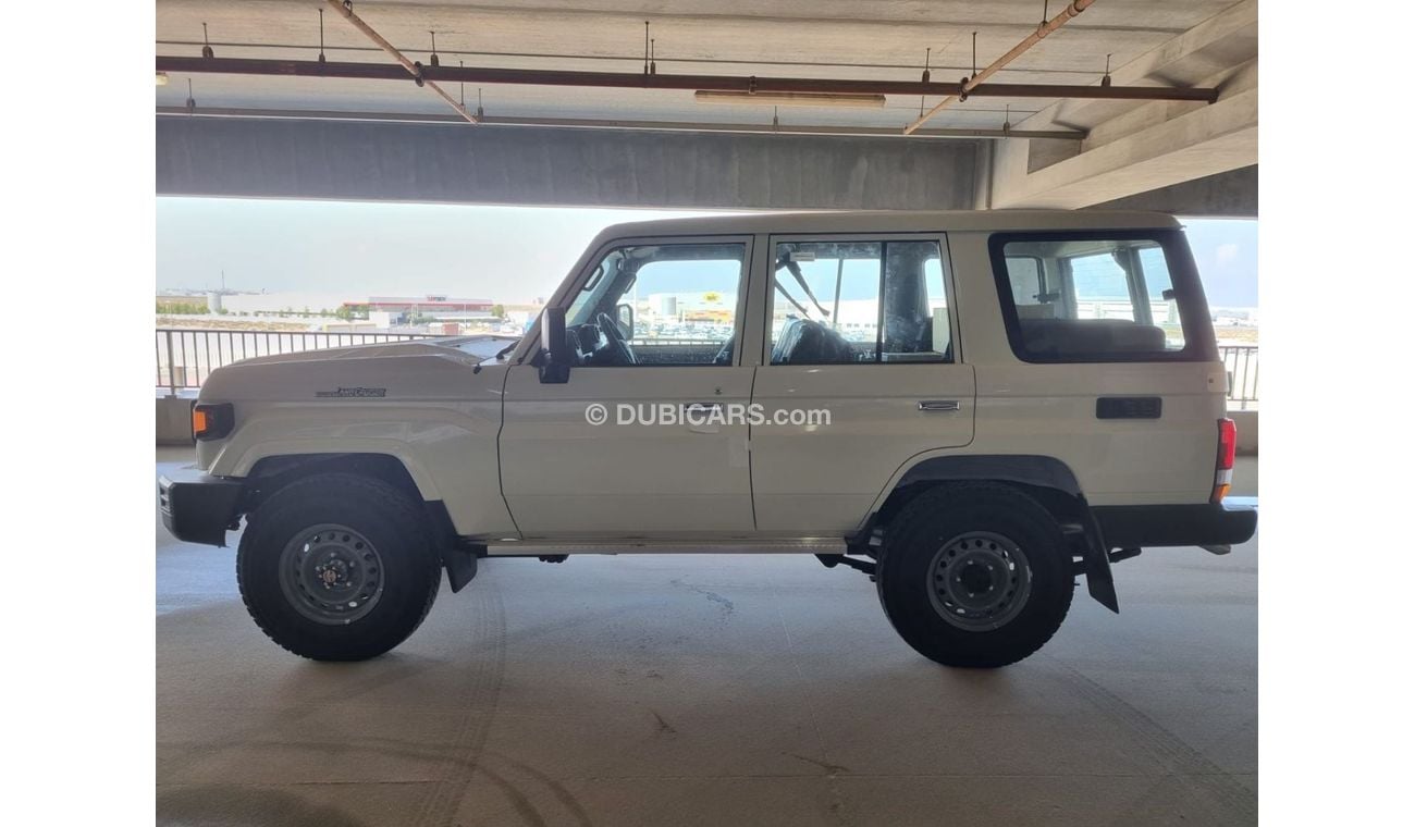 Toyota Land Cruiser Hard Top LC76 5 DOOR DIESEL 6 CYLINDERS MANUAL ZERO KM