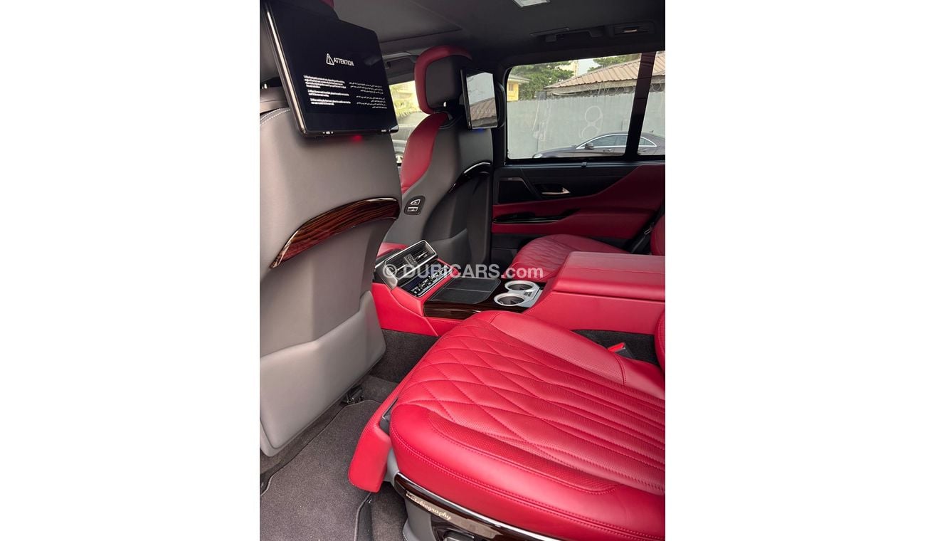 لكزس LX 600 Signature 3.5L  PETROL A/T WITH MBS AUTOBIOGRAPHY VIP SEATS