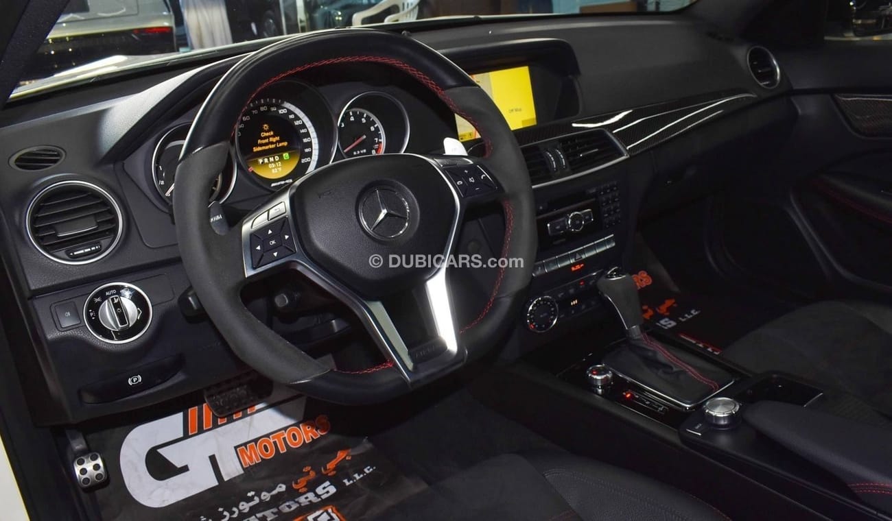 مرسيدس بنز C 63 كوبيه 1 OF 100