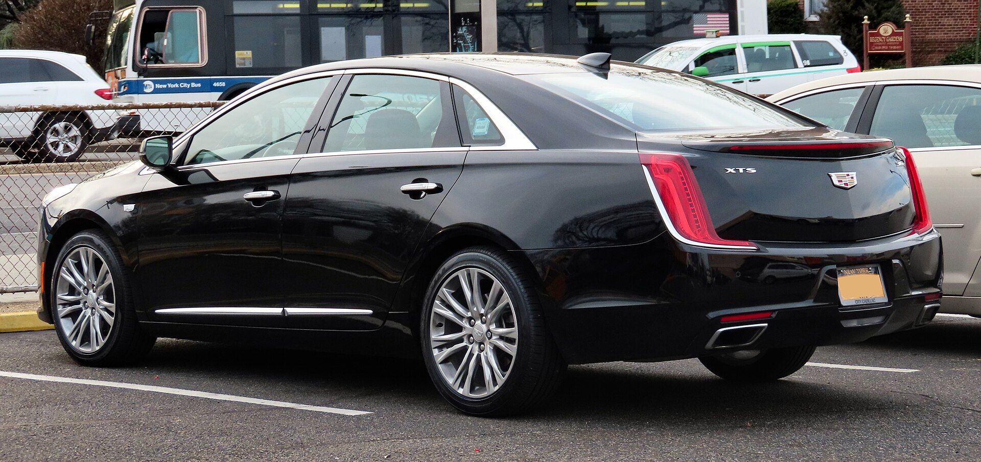 Cadillac XTS exterior - Rear Right Angled