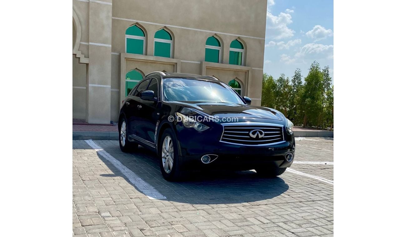 Infiniti QX70 Good condition car GCC specs