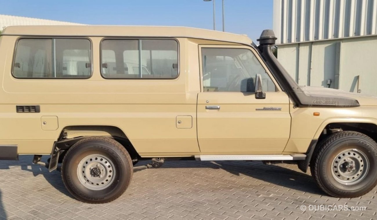 تويوتا لاند كروزر هارد توب Toyota LC 78 4.5 DSL HTOP BEIGE COLOR