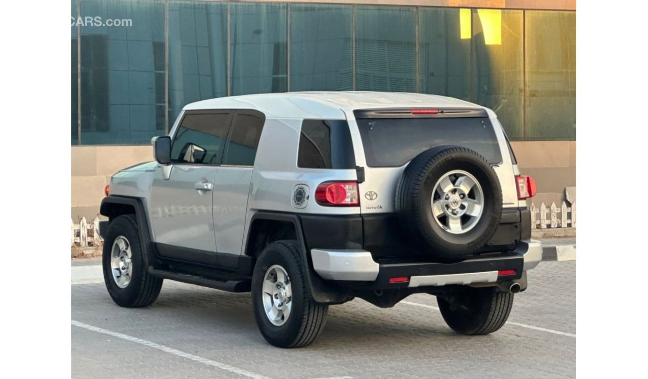 Toyota FJ Cruiser خليجي