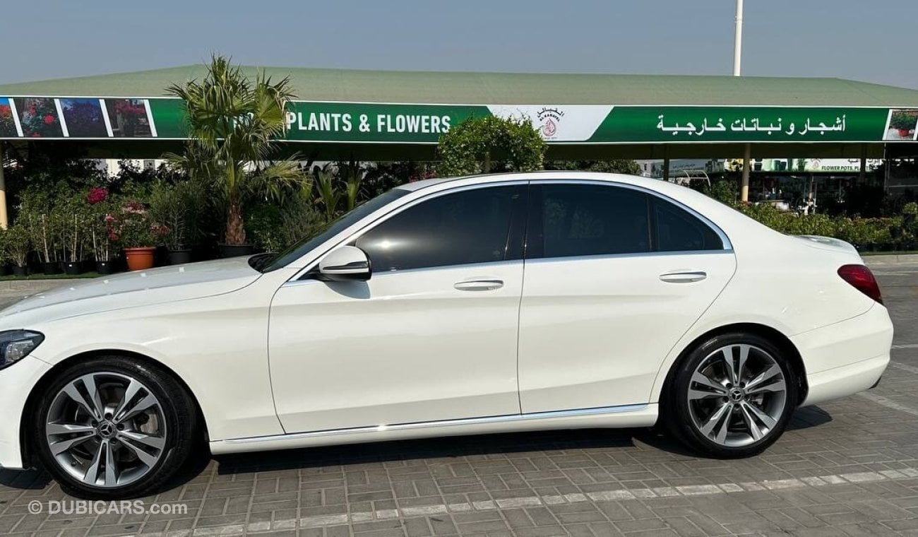 Mercedes-Benz C 300 Luxury 2.0L