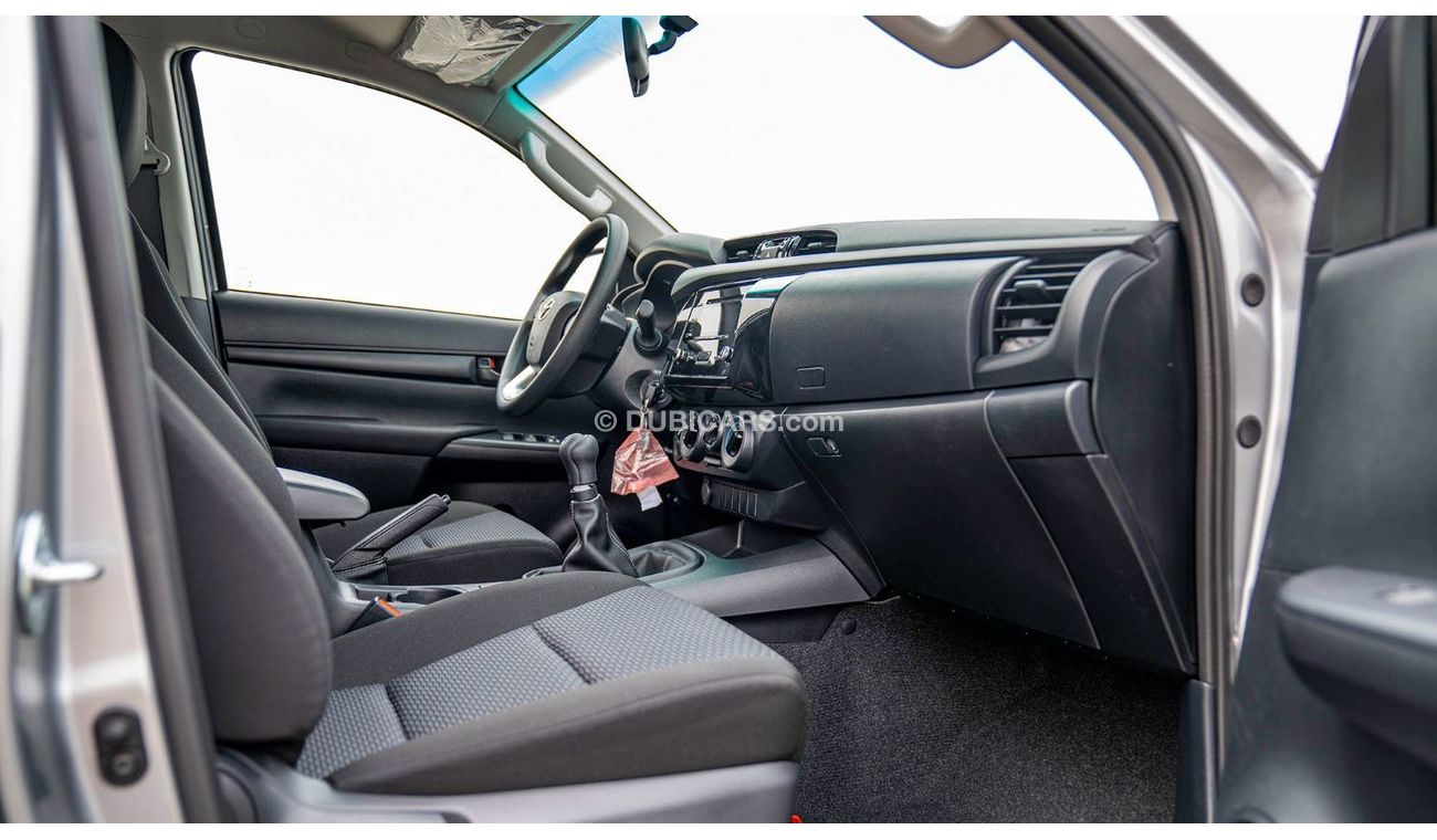 تويوتا هيلوكس Toyota Hilux 2.4L Diesel Mid Option p.window MY2024