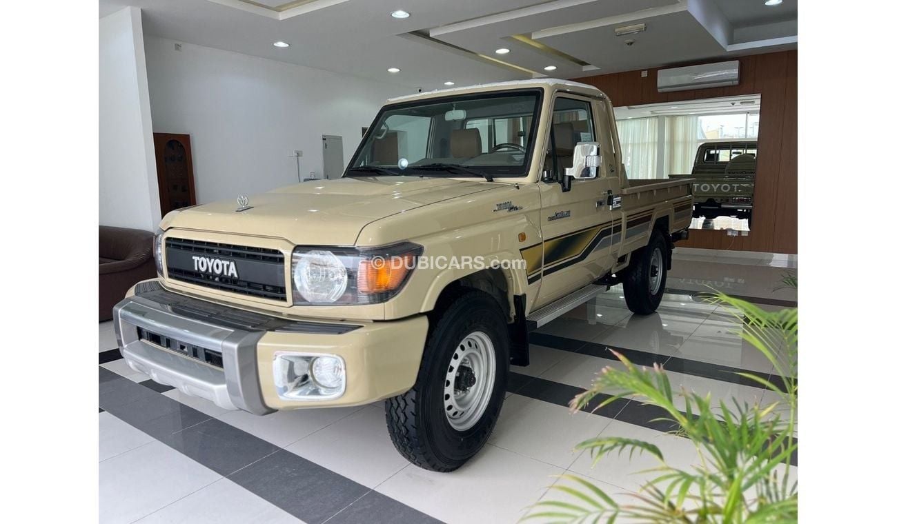 تويوتا لاند كروزر بيك آب PICKUP 70th LX1 4.5L