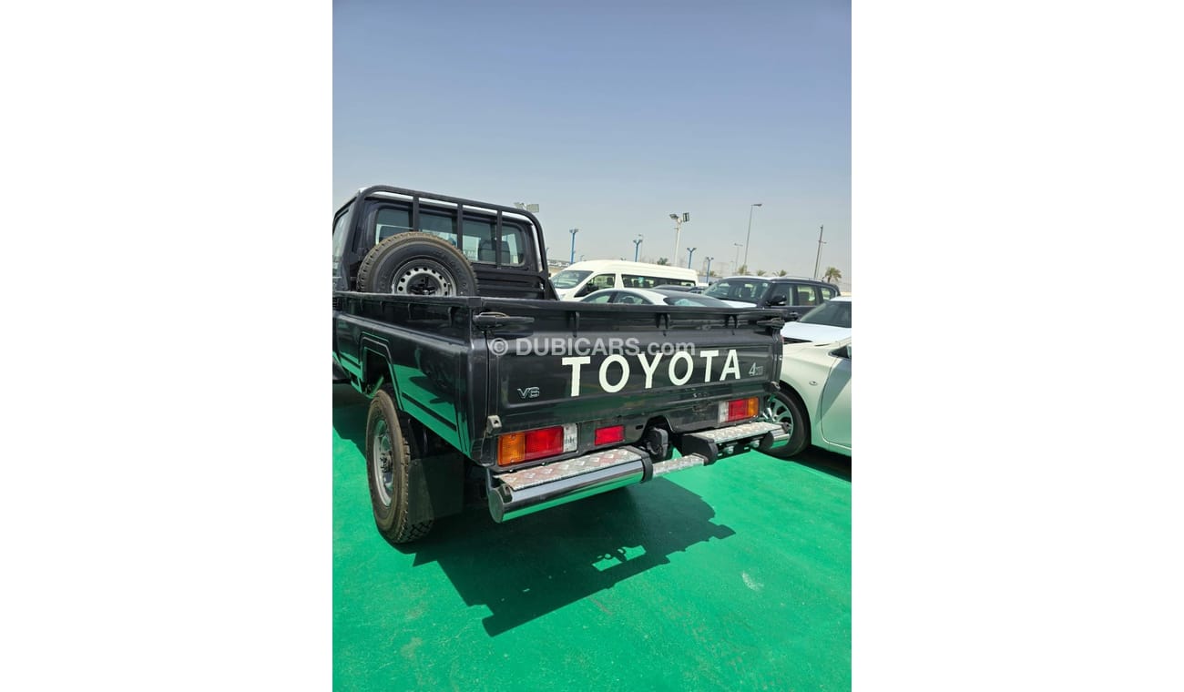 تويوتا لاند كروزر بيك آب SINGLE CAB 4.0L PETROL A/T 2024 GCC