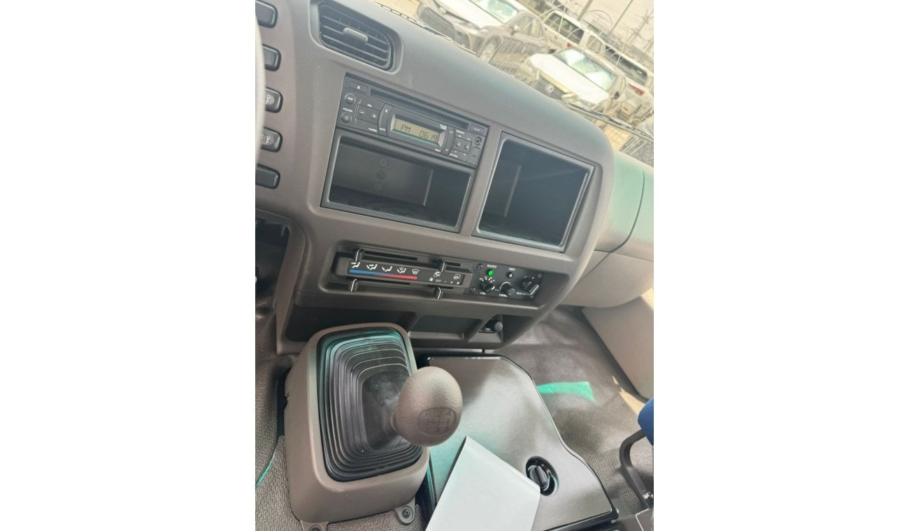 Mitsubishi Rosa 4.2L DIESEL 30 SEATS 2024