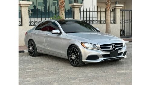 مرسيدس بنز C 300 لاكجري