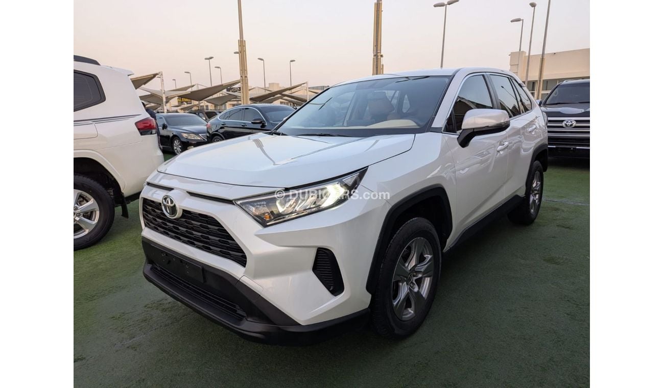 Toyota RAV4 Toyota RAV4 2023 VX Front wheel drive 4cylinder Engine 2.5L GCC Specs clean car without accident wit