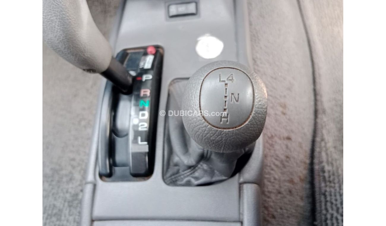 Toyota Hilux TOYOTA HILUX PICK UP RIGHT HAND DRIVE(PM01653)