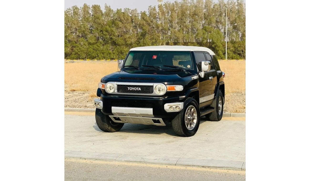 Toyota FJ Cruiser Good condition car GCC