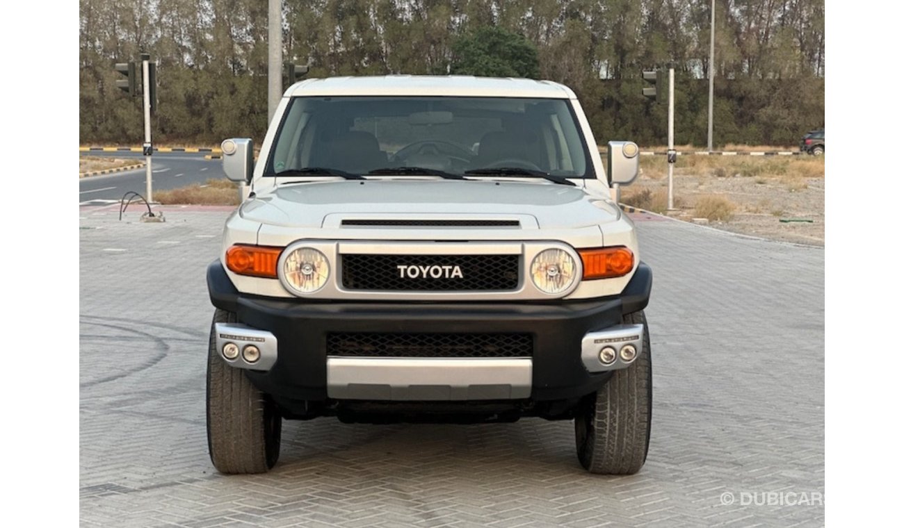 Toyota FJ Cruiser Toyota FJ Cruiser 2022 GCC Petrol left hand Drive very excellent