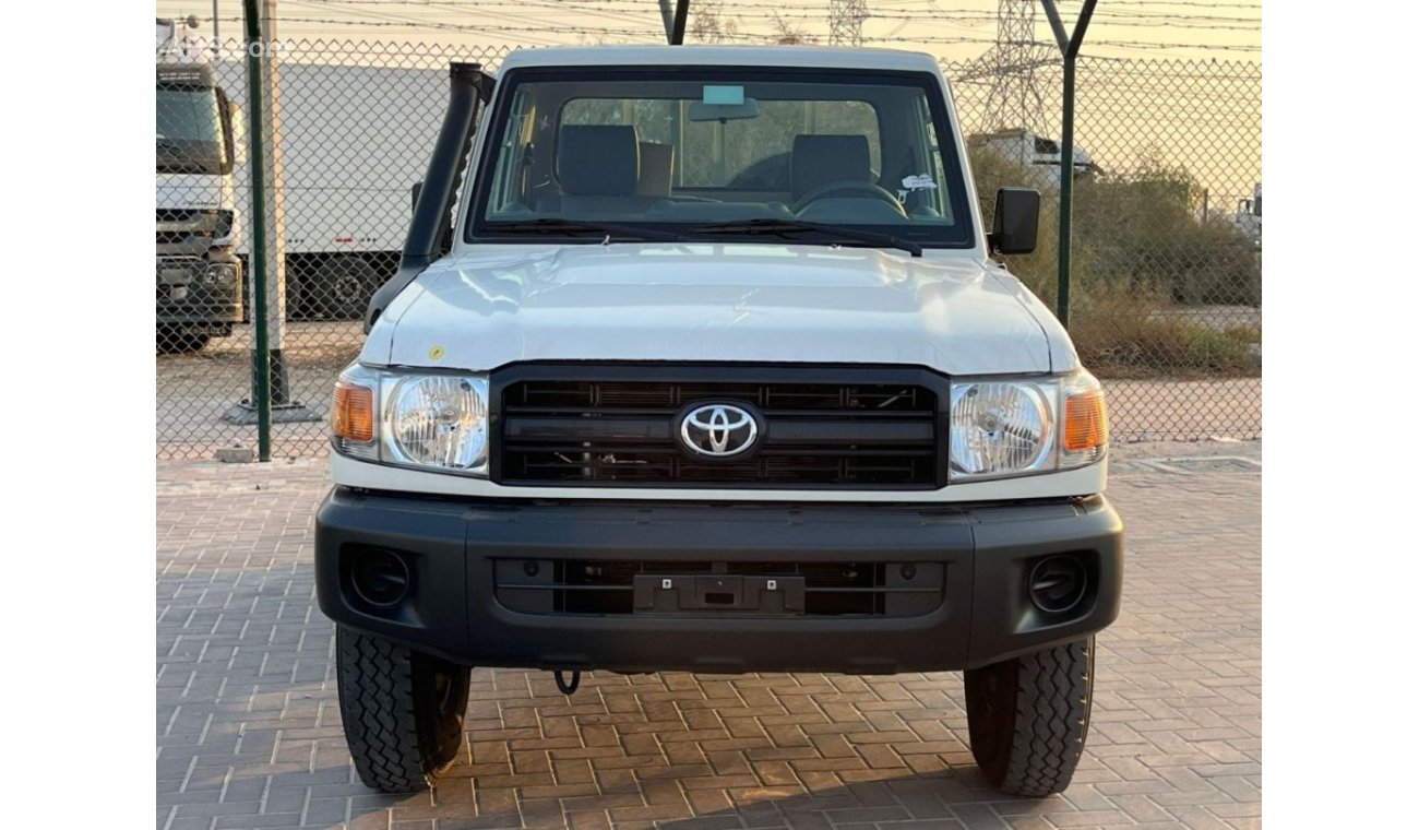 Toyota Land Cruiser Pick Up LC79 SC PICKUP MT