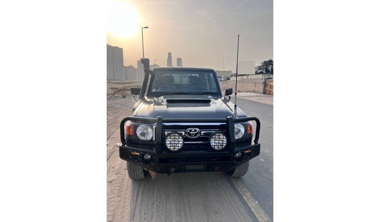 Toyota Land Cruiser Pick Up