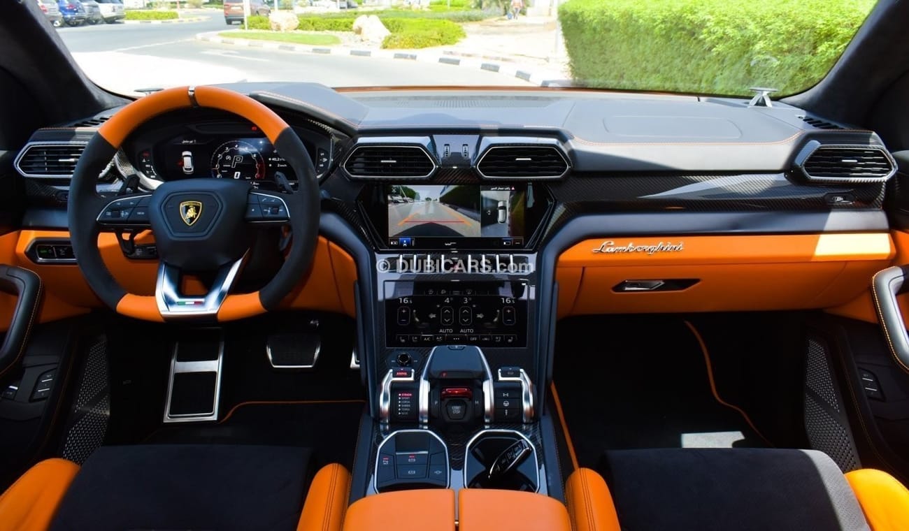 Lamborghini Urus Lamborghini Urus Pearl Capsule | Full Carbon - Interior/Exterior | GCC Specs | 2022