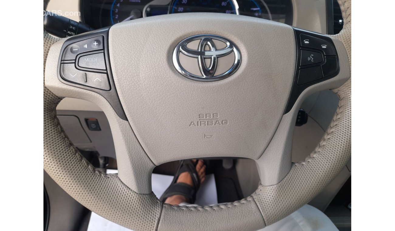 تويوتا سيينا Toyota Sienna 2014 xle