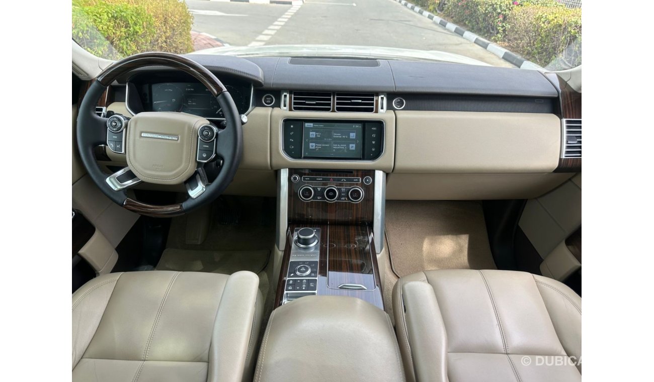 Land Rover Range Rover Vogue HSE Range Rover Vouge HSE Autobiography Kit Top Of The Range / GCC / V8 / 2016 / Perfect Condition.