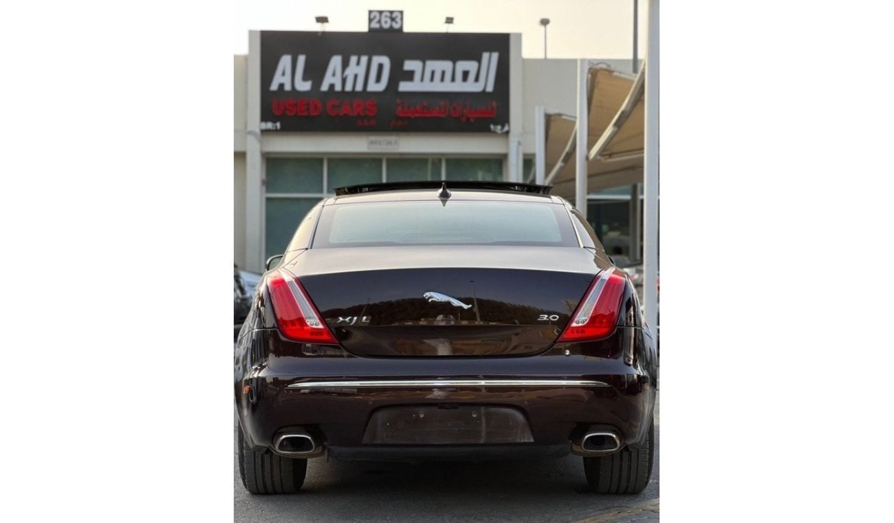 جاكوار XJ لاكجري