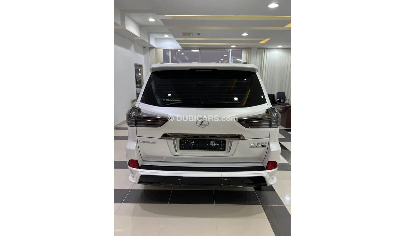 Lexus LX570 Black editionLEXUS570 S model 2021 under warranty GCC specifications only 46000km black edition