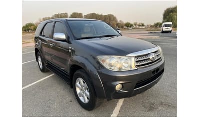 Toyota Fortuner Toyota Fortuner 2010 V4 2.7 petrol left hand drive