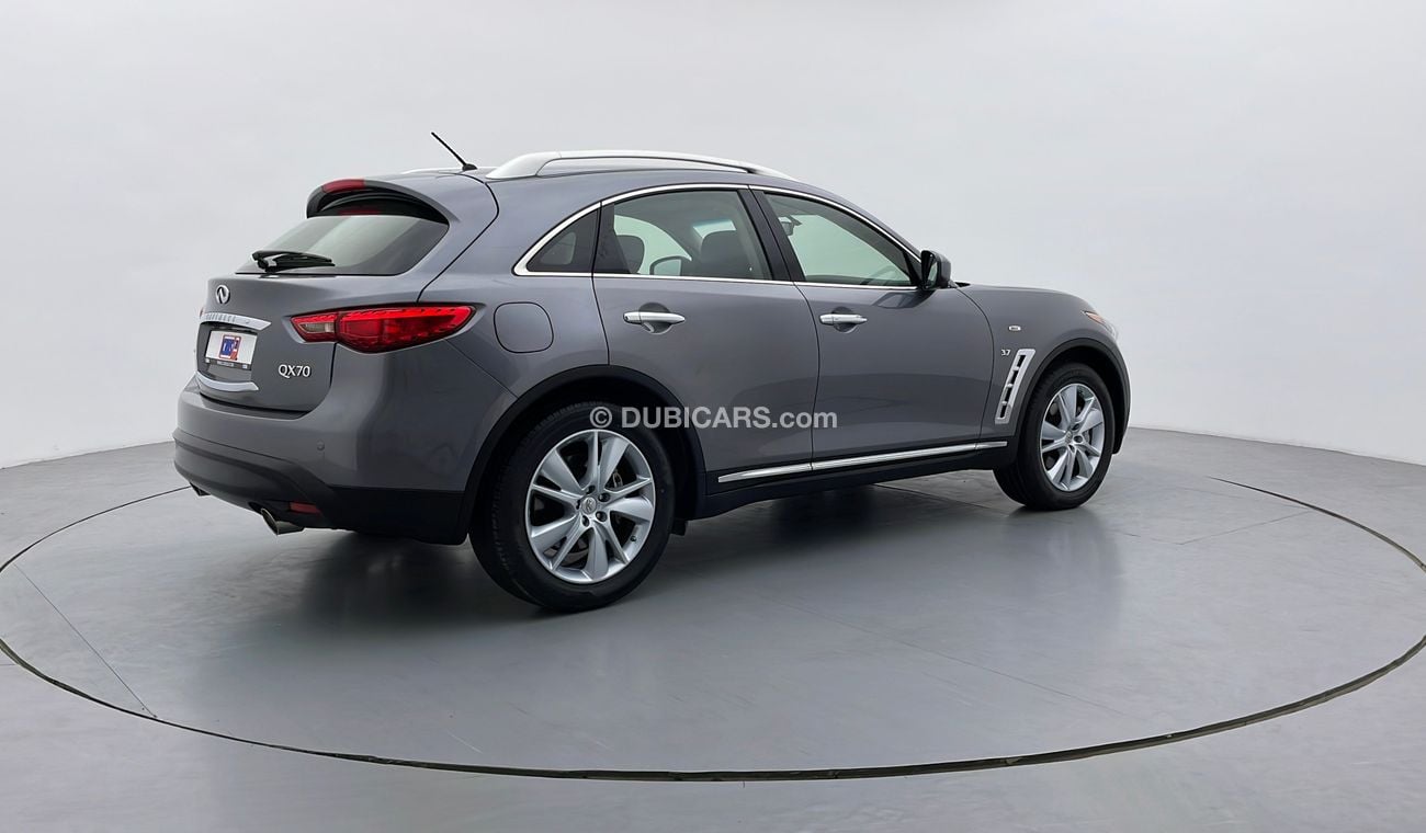 Infiniti QX70 Luxe 3.7