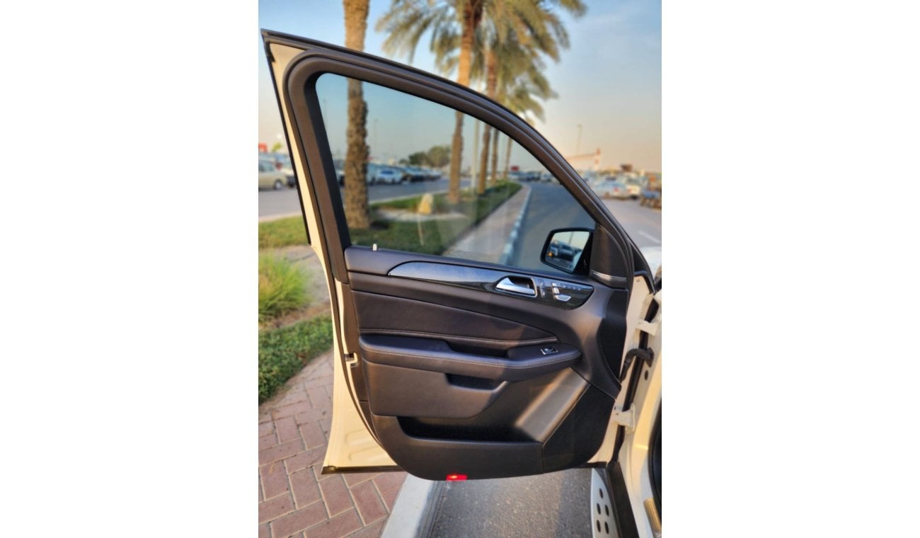 مرسيدس بنز GLS 350 English