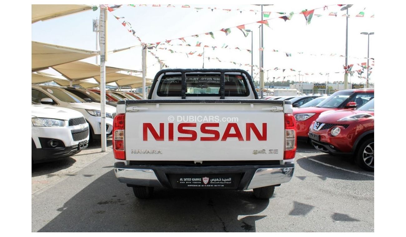 Nissan Navara Std ACCIDENTS FREE - GCC - AUTOMATIC GEARBOX - PERFECT CONDITON INSIDE OUT