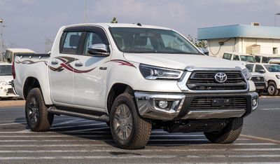 تويوتا هيلوكس SR5. 2.7L 4WD A/T