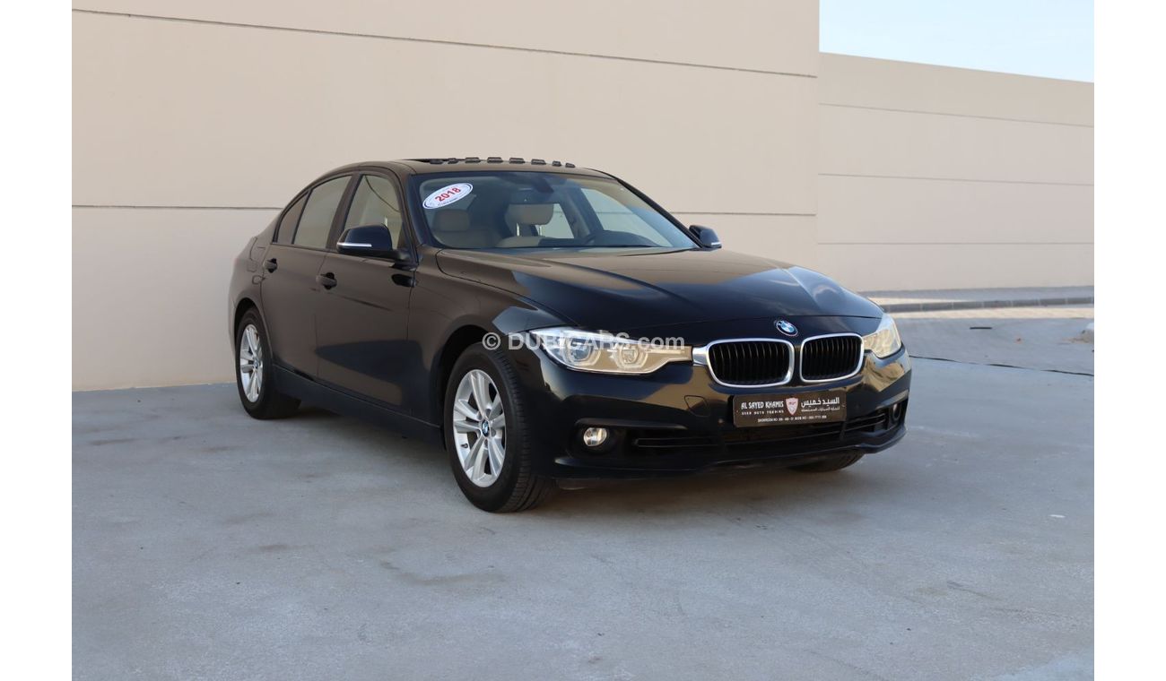 BMW 318i Executive ACCIDENTS FREE - GCC - ENGINE 1.5 TURBO - PERFECT CONDITION INSIDE OUT