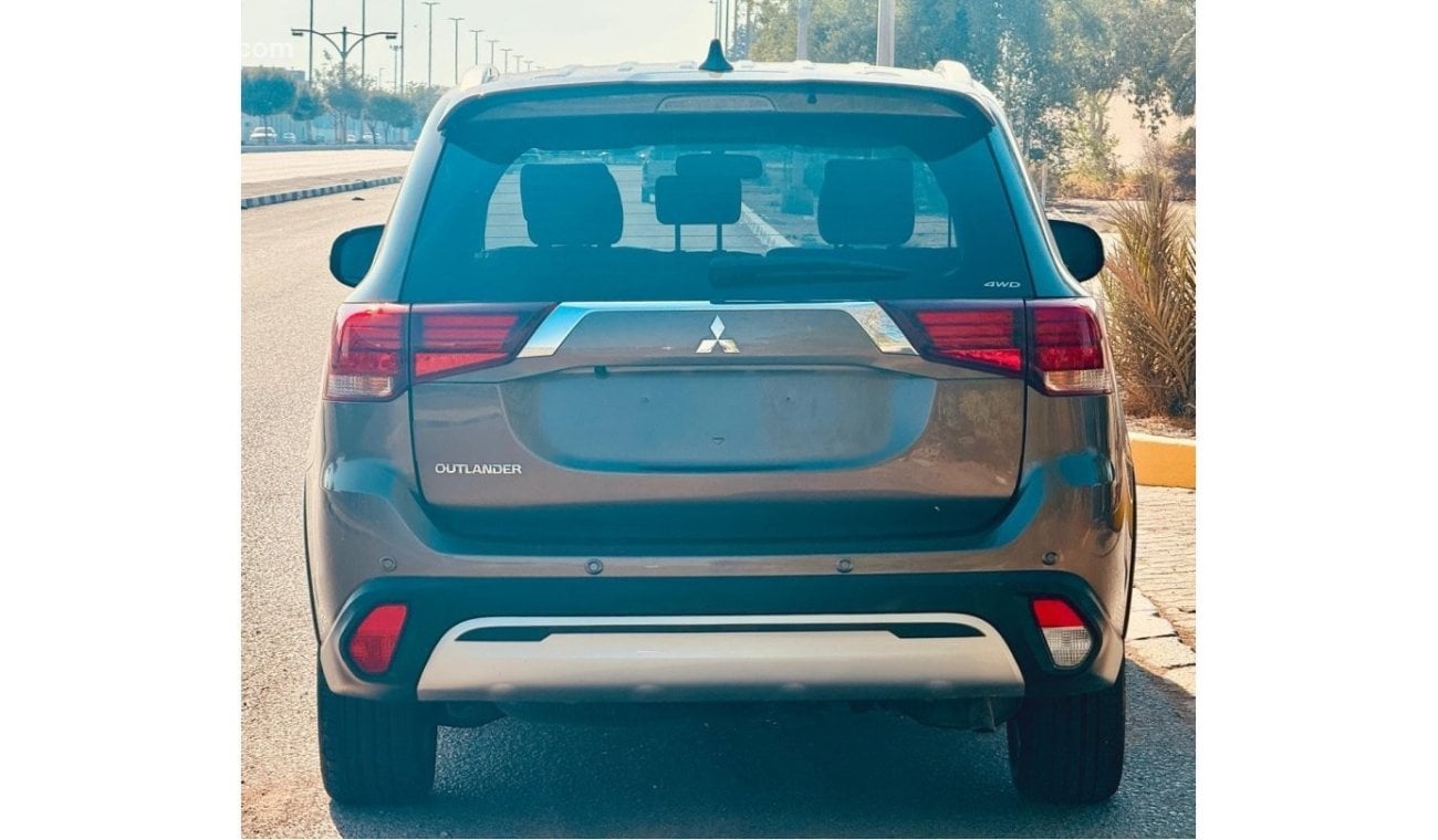 Mitsubishi Outlander GLX High 2020 2.4L GCC (880/-MONTHLY) 7 SEATER 4X4