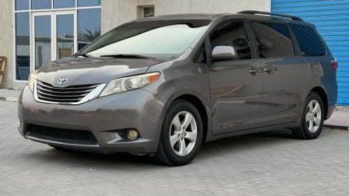 Toyota Sienna تويوتا سيينا LE وارد 2015