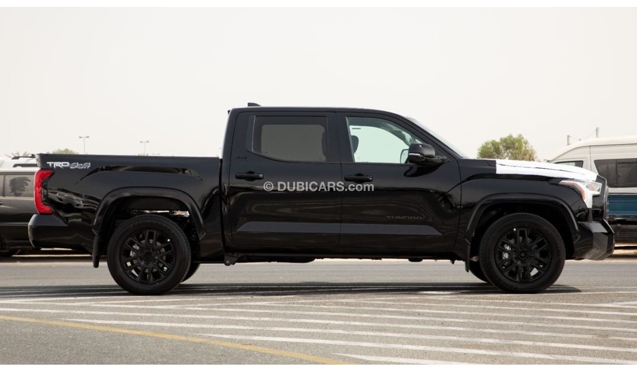 Toyota Tundra SR5 CrewMax TRD Sport 4WD.