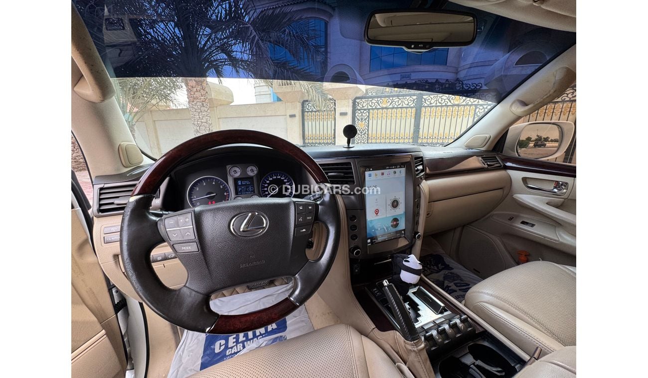 Lexus LX570 5.7