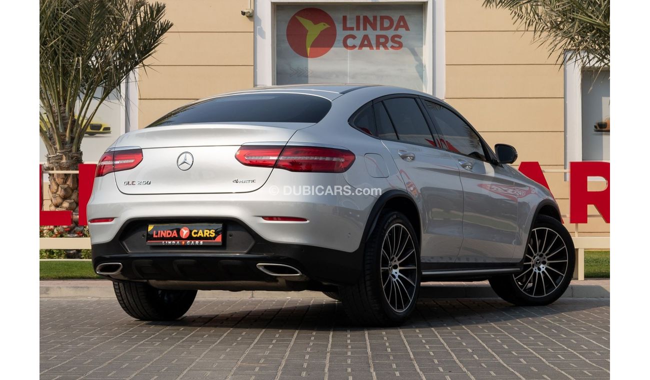 مرسيدس بنز GLC 250 AMG 2.0L Mercedes-Benz GLC250 Coupe AMG Night Package 2019 GCC under Warranty with Flexible Down-Pay