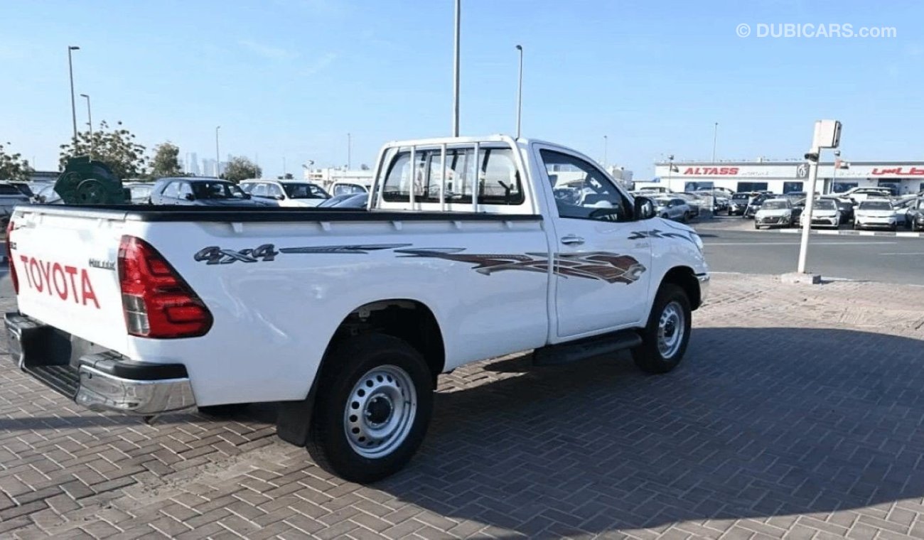 تويوتا هيلوكس HILUX SC 2.7L PETROL