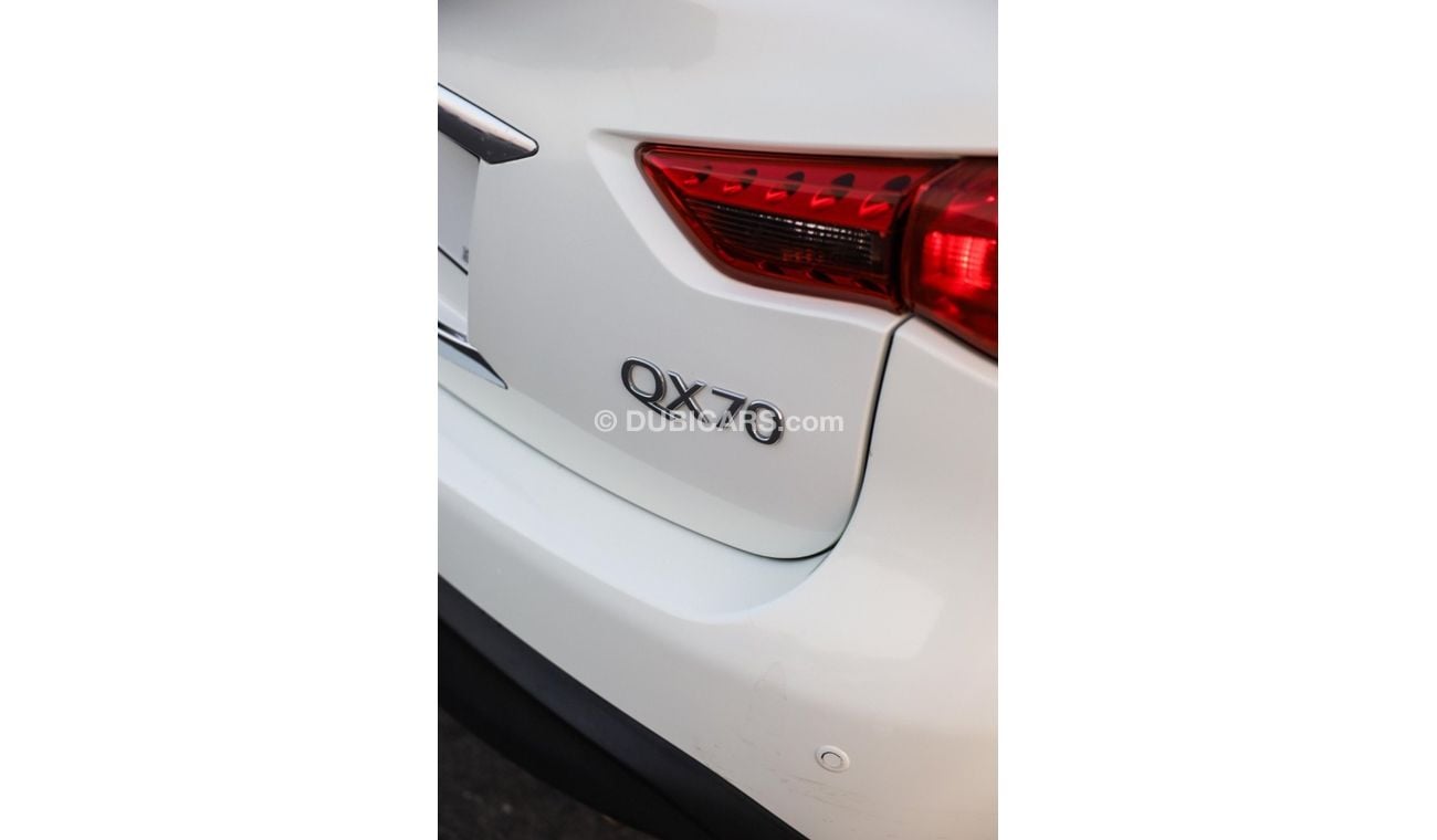 Infiniti QX70