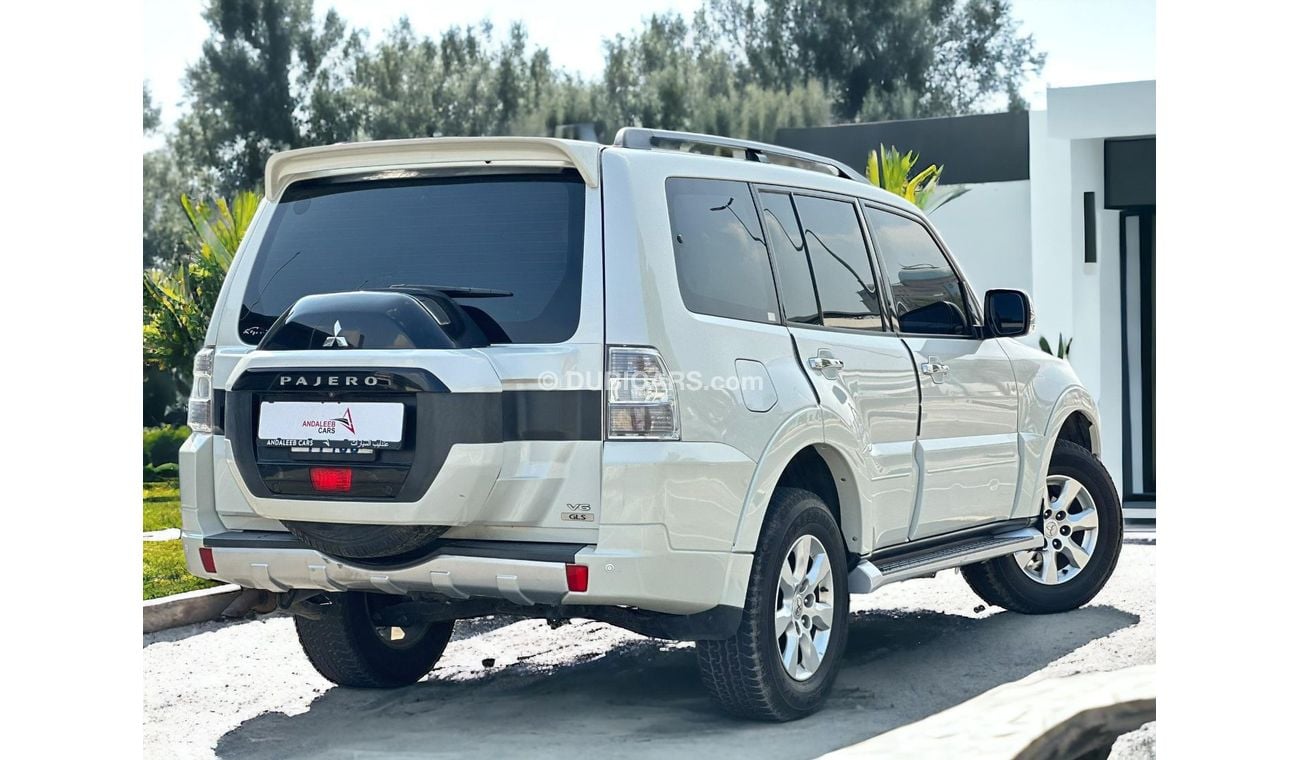 Mitsubishi Pajero GLS 3.5L (186 HP) (7 Seater)