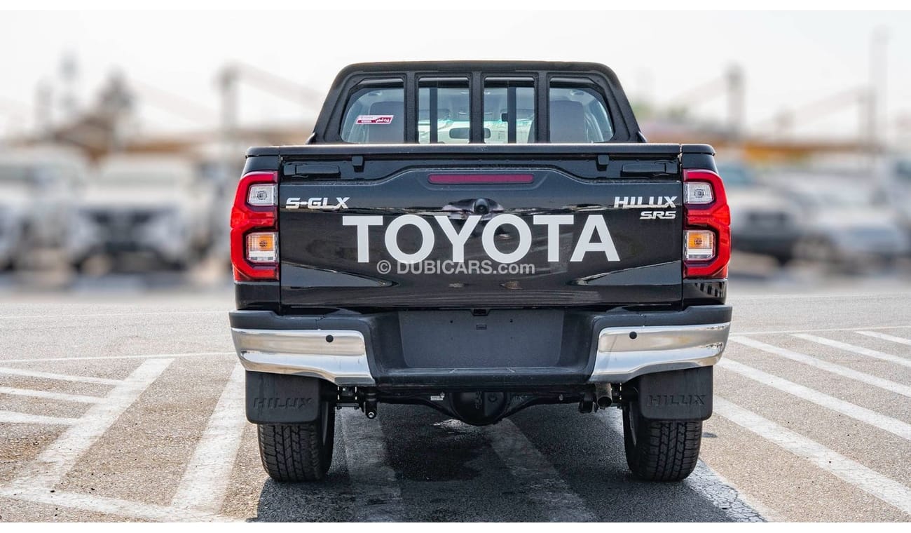 تويوتا هيلوكس S GLX 2.7L 4WD M/T 2024 Toyota Hilux S-GLX 2.7L DC Petrol MT - Black